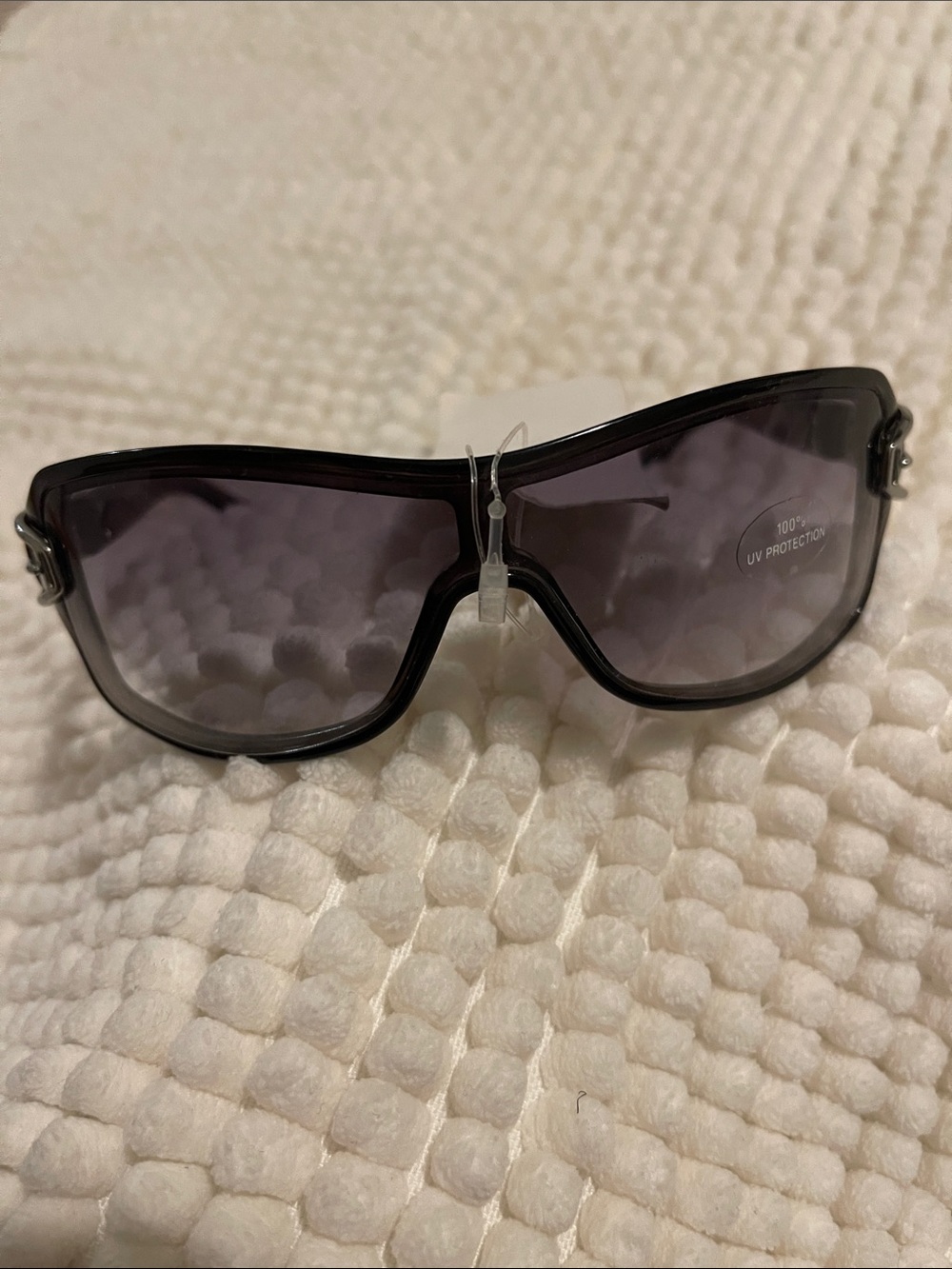 Gucci. Black / Darkest Brown. Gradient Lens Sunglasses